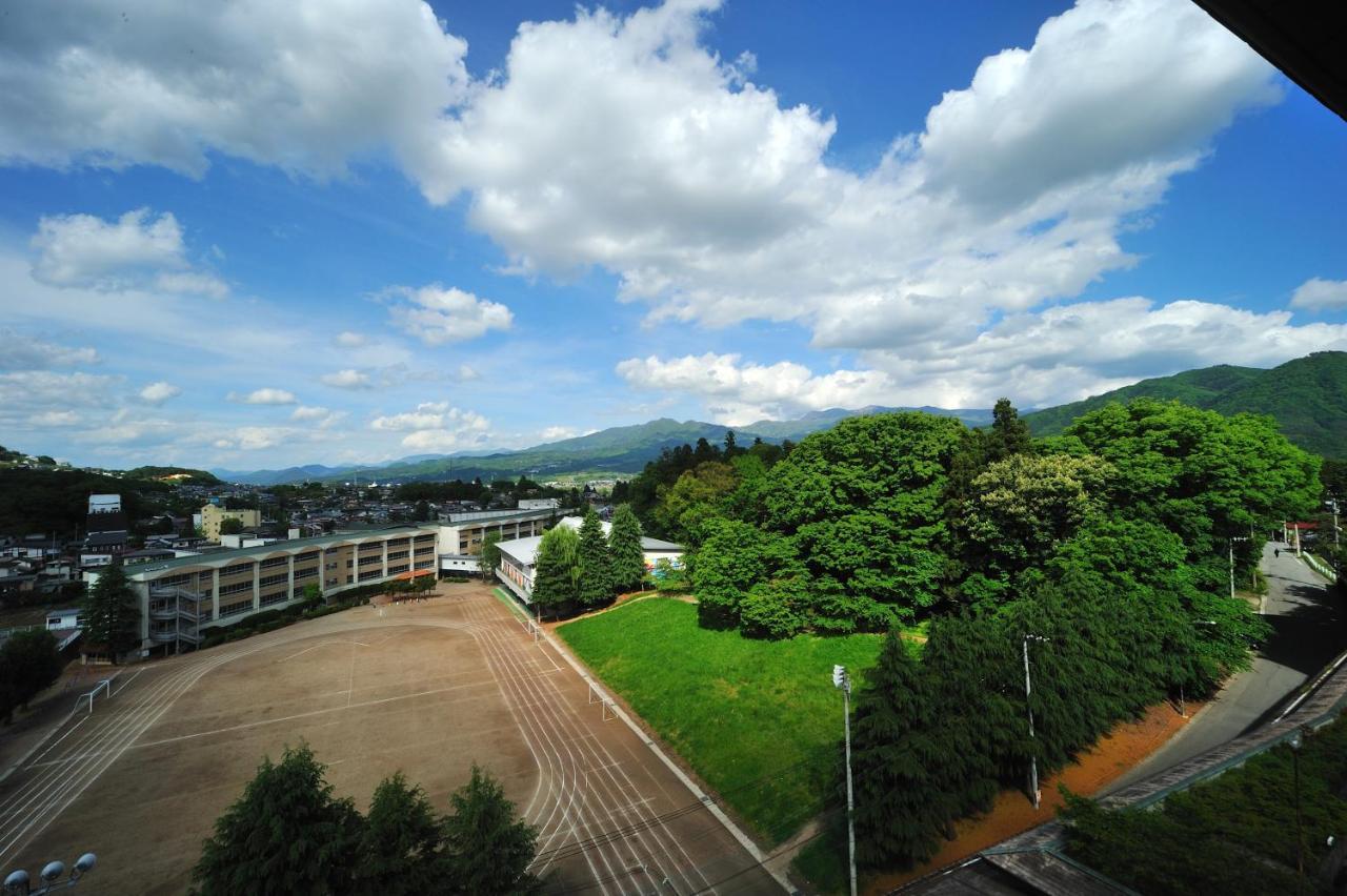 Senkeien Tsukioka Hotel Kaminoyama Eksteriør bilde