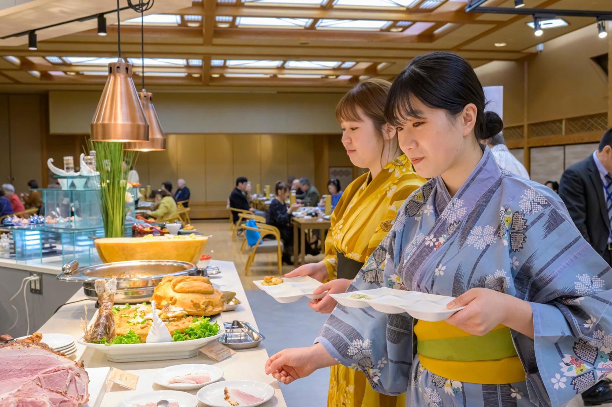 Senkeien Tsukioka Hotel Kaminoyama Eksteriør bilde